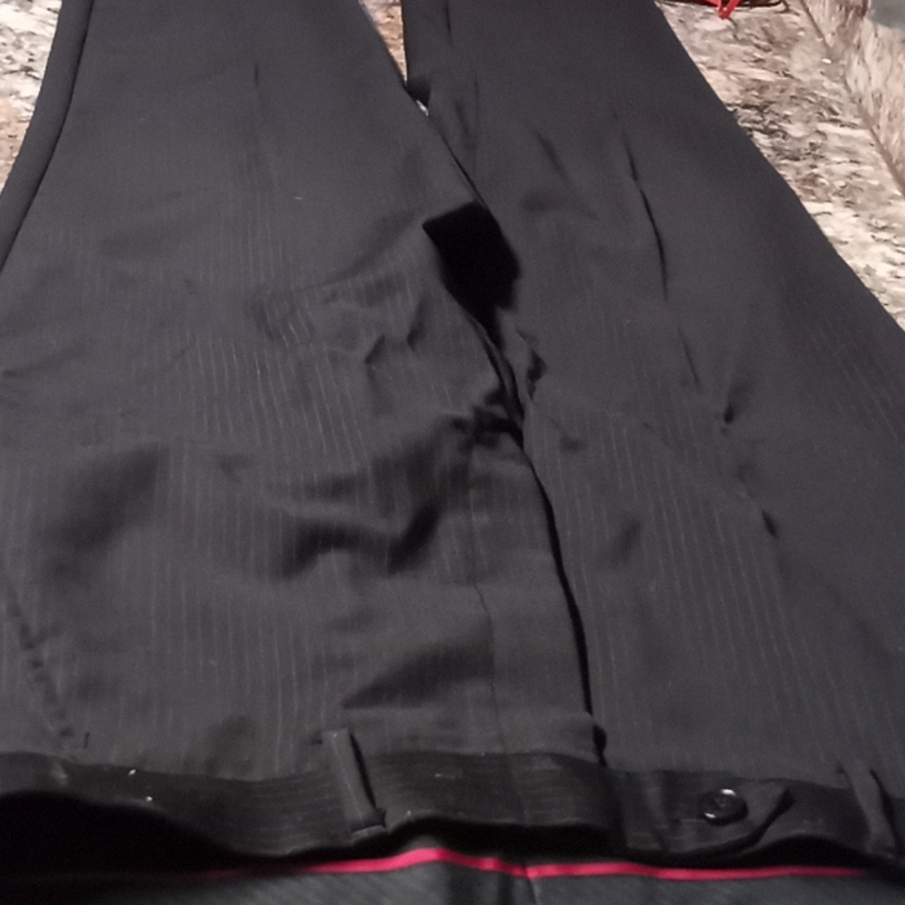 Suits - Picture 9 of 16